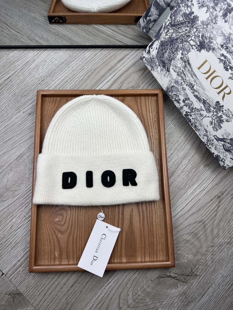 CHRISTIAN DIOR